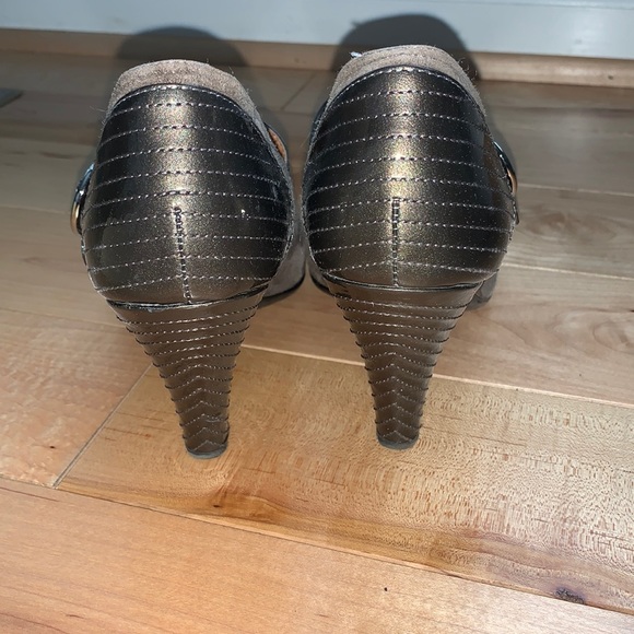 Sofft Nimbus Grey suede mary janes with silver buckle - Picture 4 of 5